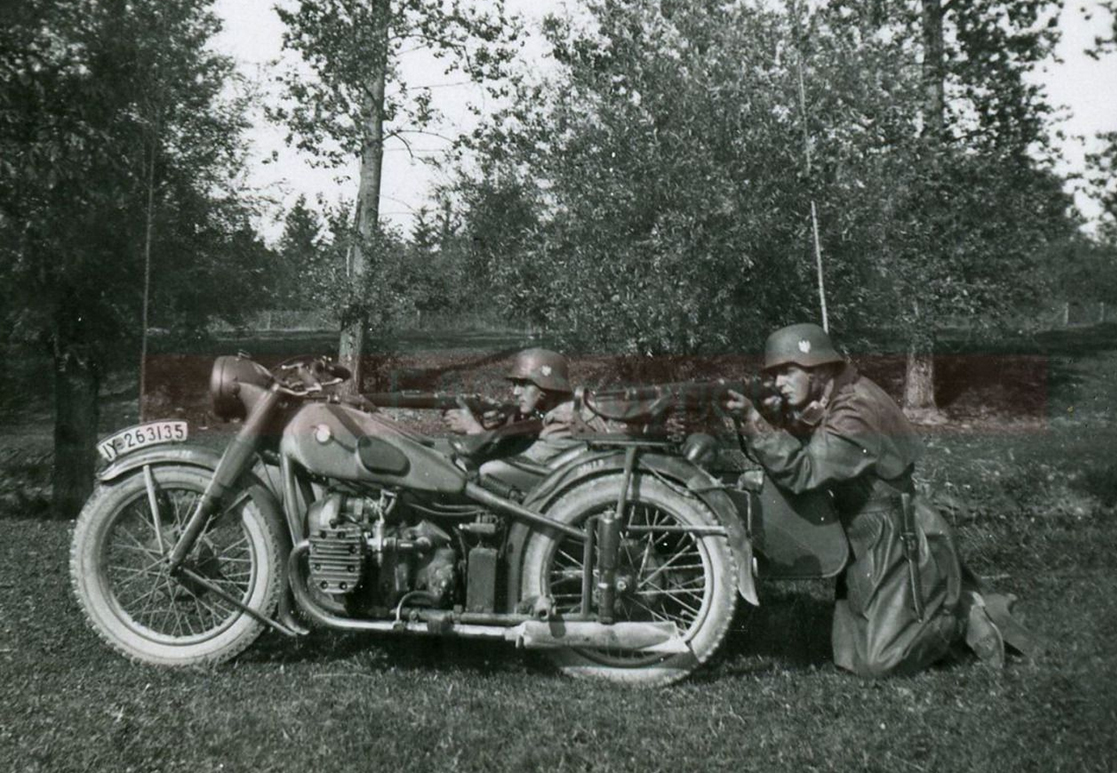 Історичне фото BMW R71