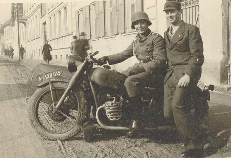 Історичне фото BMW R71