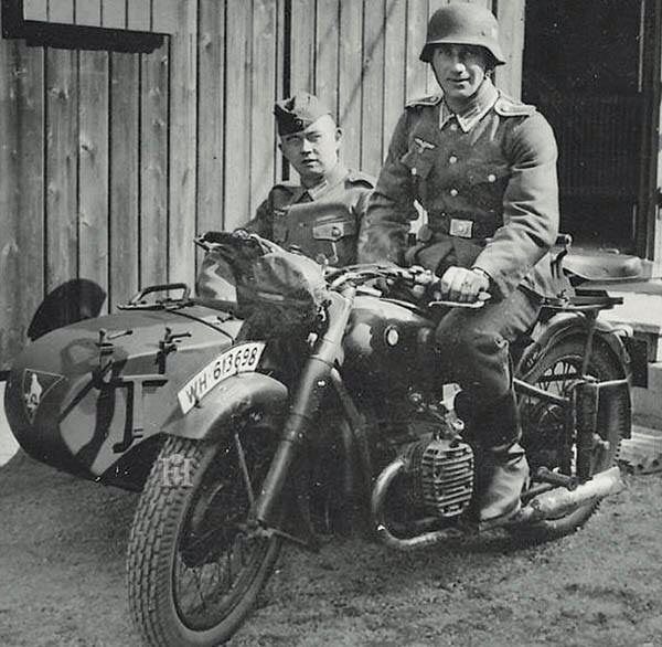 Історичне фото BMW R71