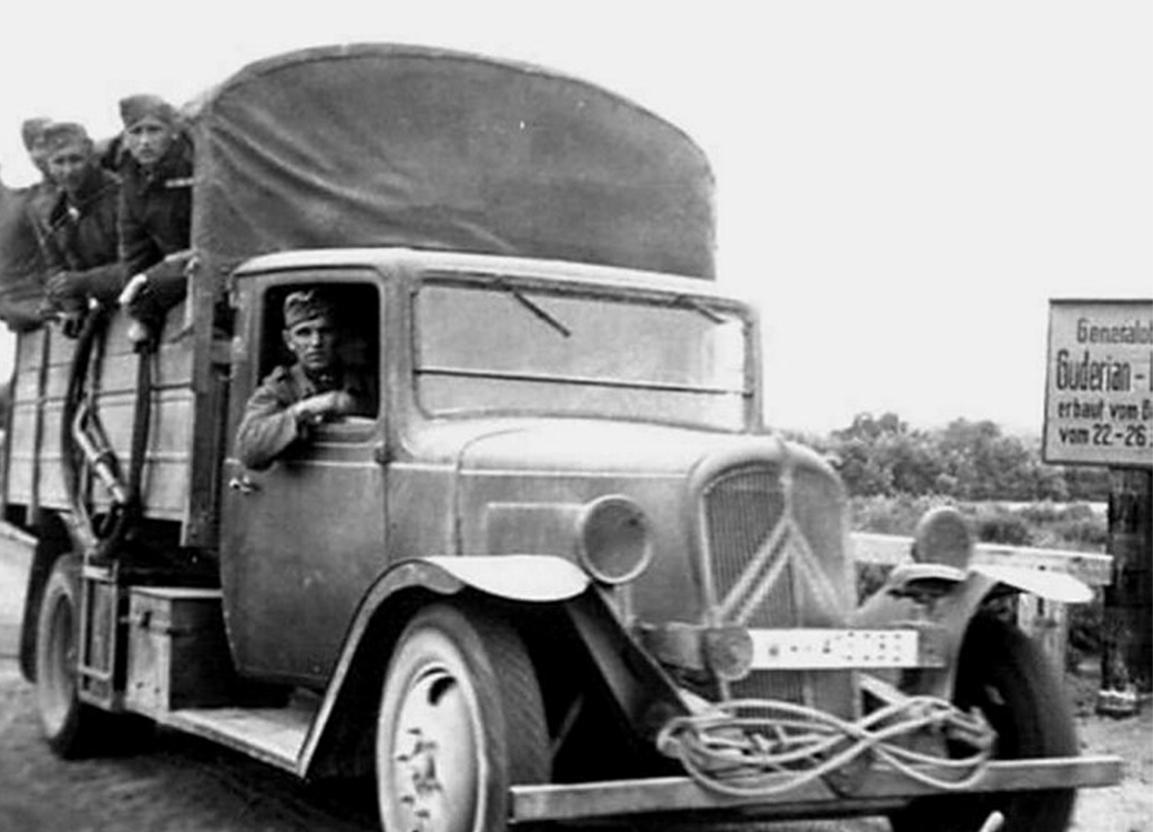 Історичне фото Citroën 23U