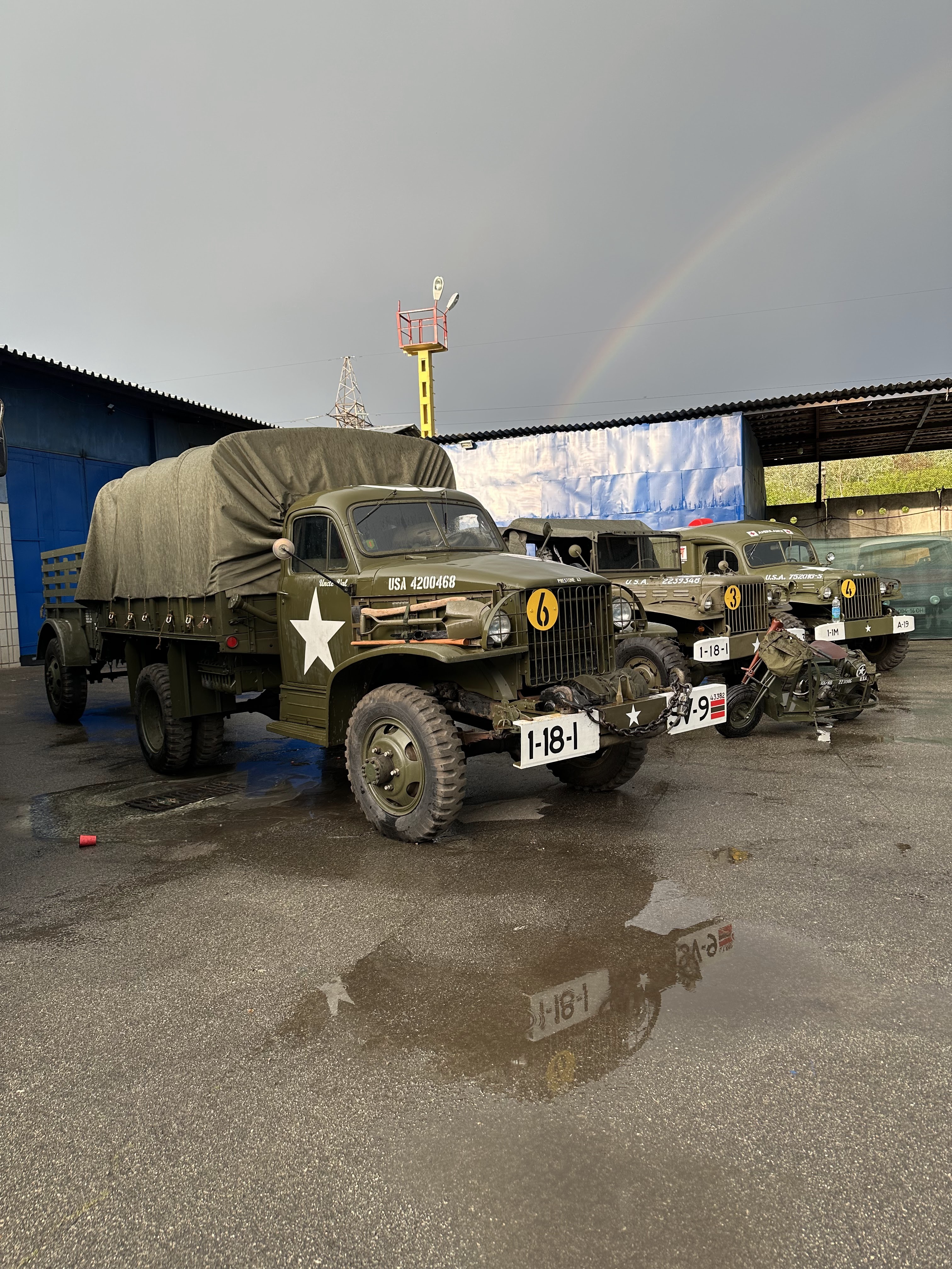 Презентація американської техніки та спорядження Колес війни на виставці