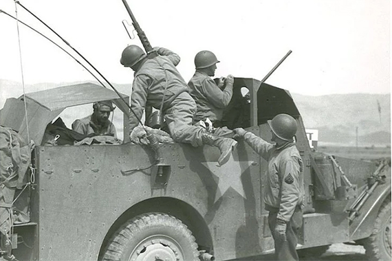 Історичне фото М3А1 Scout