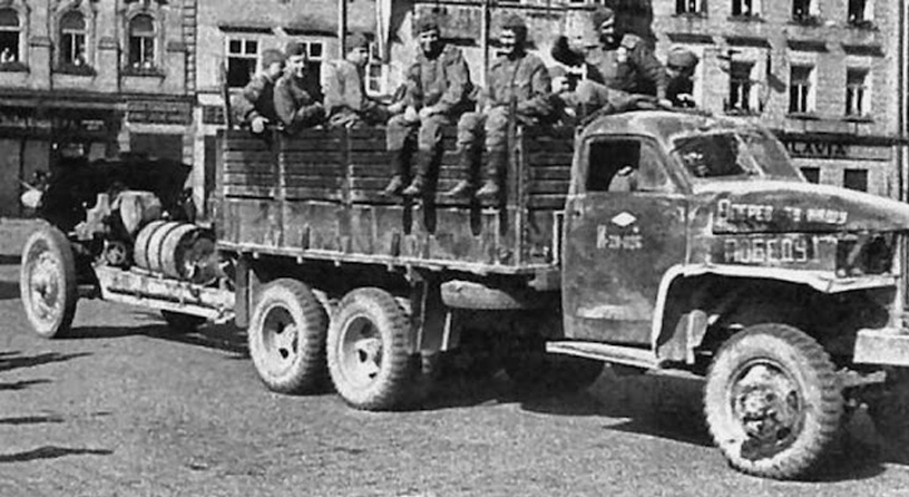 Історичне фото Studebaker US6