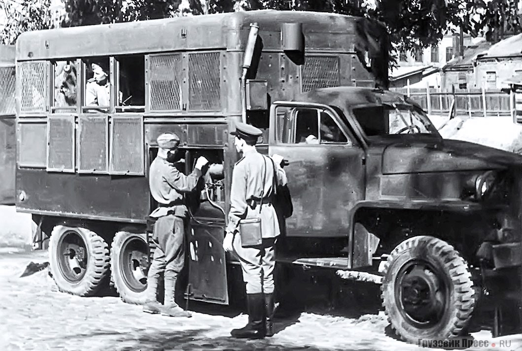 Історичне фото Studebaker US6